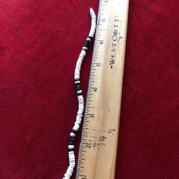 Hawaiian puka shell bracelet. - Picture 3 of 3